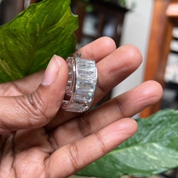 Double helix pierced matrix earrings from swarovski - like new - Picture 9 of 12